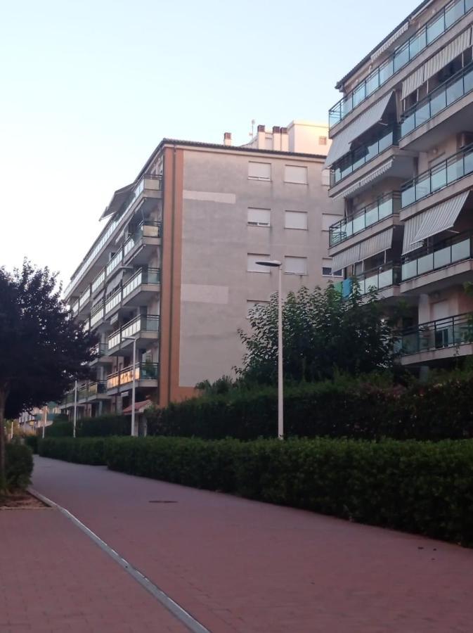 Apartamento Pilar Solo Familias กันดิอา ภายนอก รูปภาพ